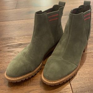 Toms suede boots